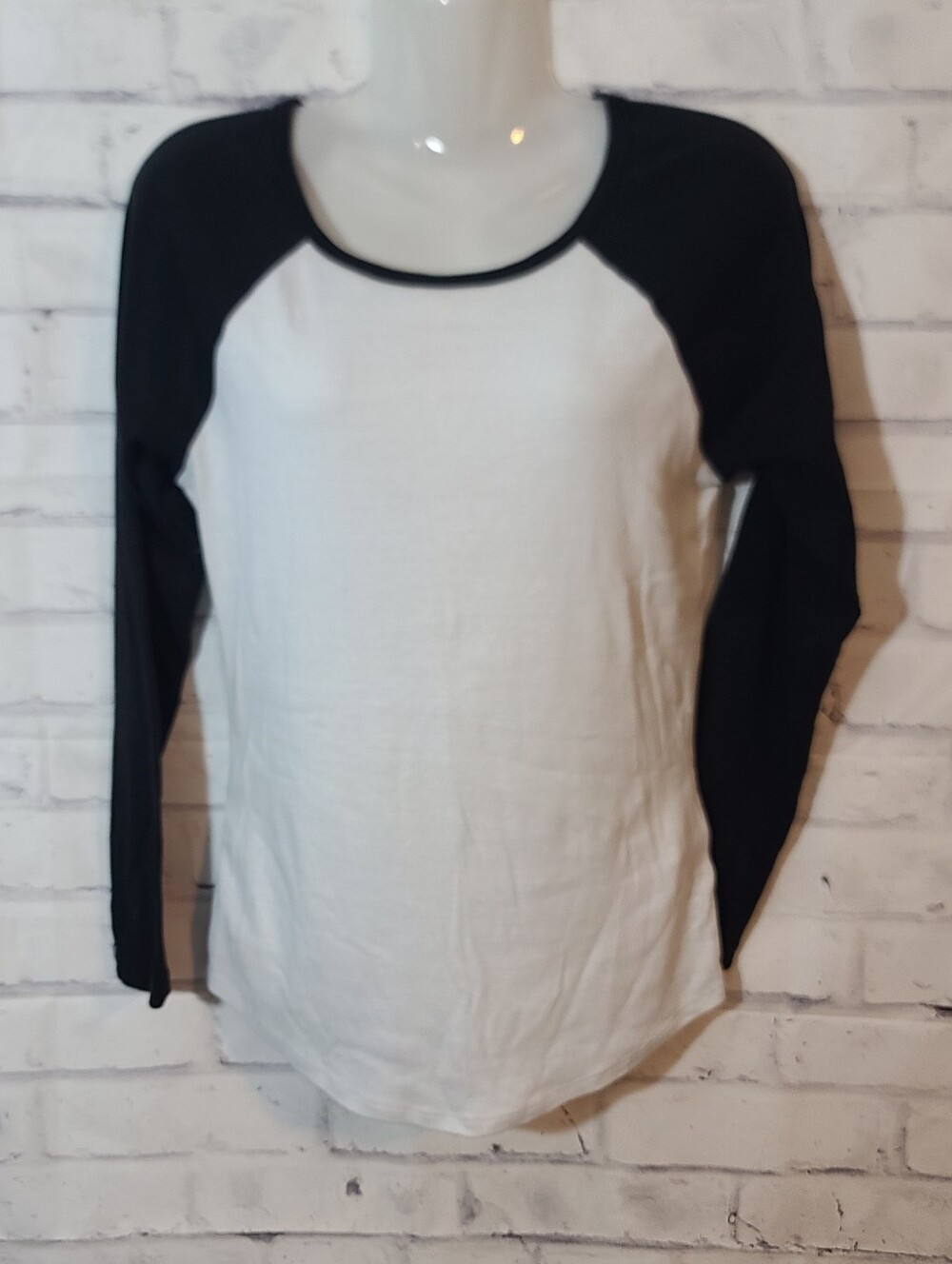No Boundaries Black/White Baseball Long Sleeve Tee, Sz L (11-13)